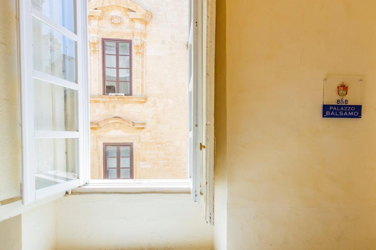 Palazzo Balsamo Bed & Breakfast Gallipoli Bagian luar foto