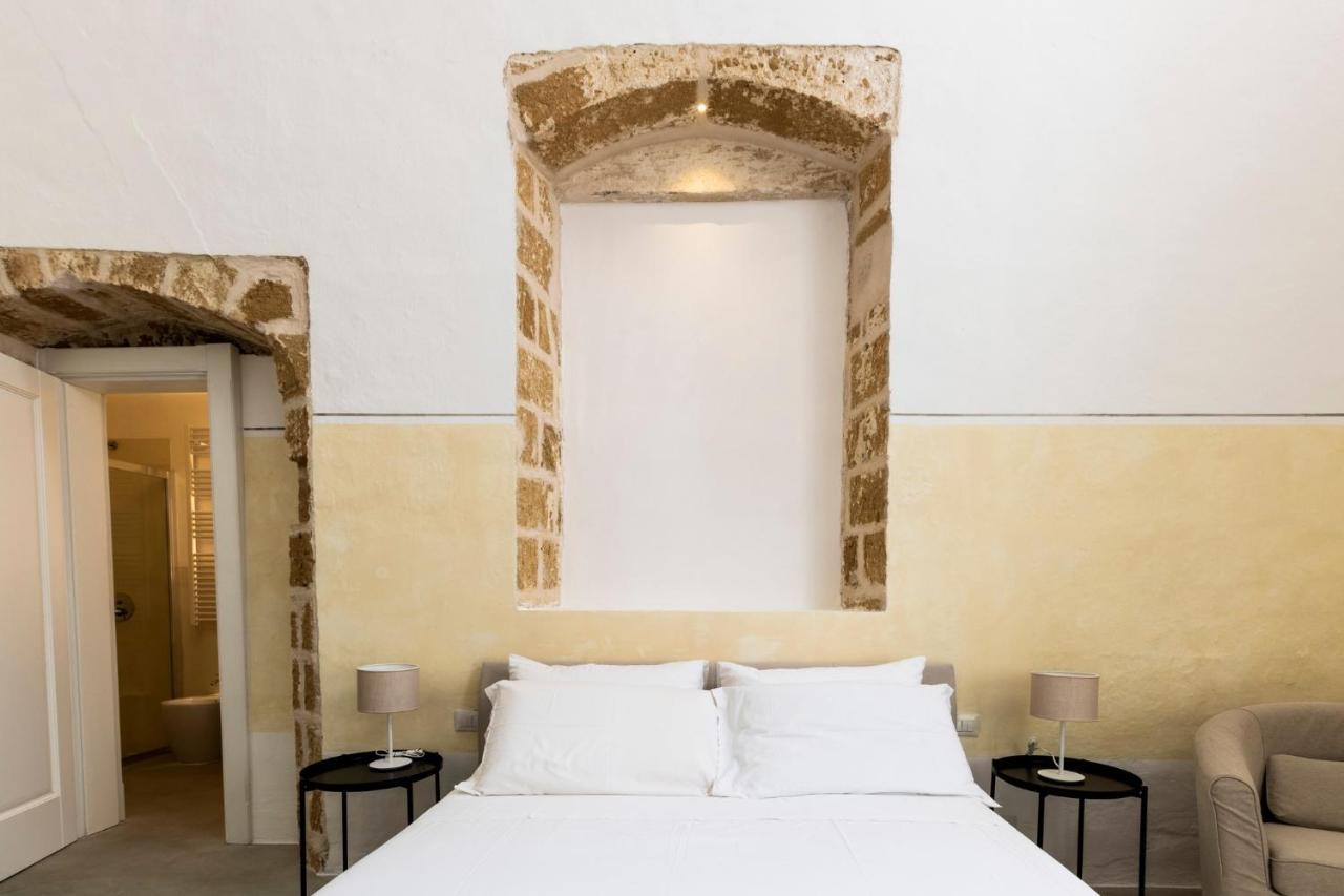 Palazzo Balsamo Bed & Breakfast Gallipoli Bagian luar foto