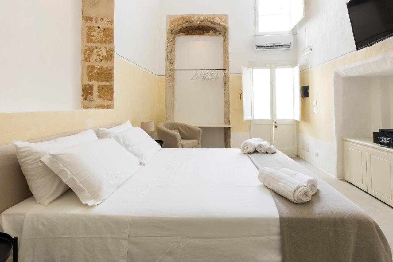 Palazzo Balsamo Bed & Breakfast Gallipoli Bagian luar foto