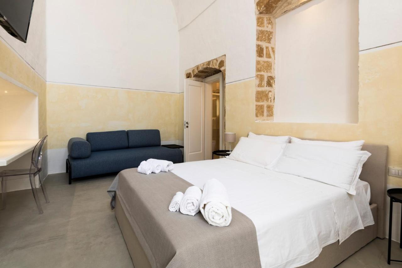 Palazzo Balsamo Bed & Breakfast Gallipoli Bagian luar foto