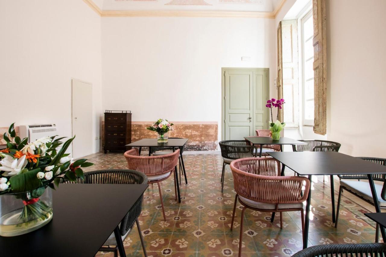 Palazzo Balsamo Bed & Breakfast Gallipoli Bagian luar foto